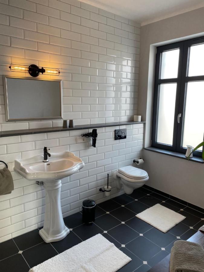 Bahnhof 1911 Hotel Wolpertswende Buitenkant foto