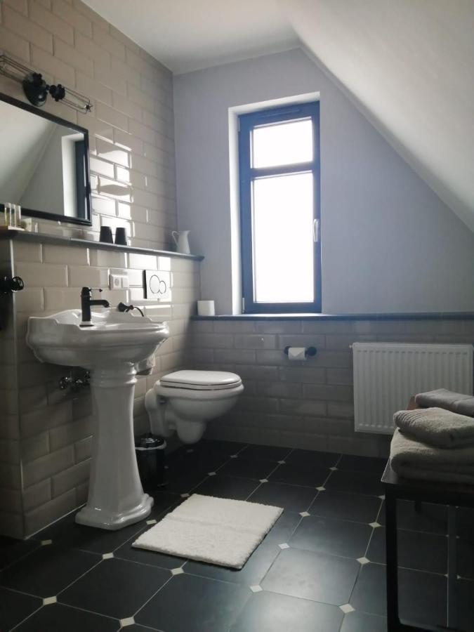 Bahnhof 1911 Hotel Wolpertswende Buitenkant foto